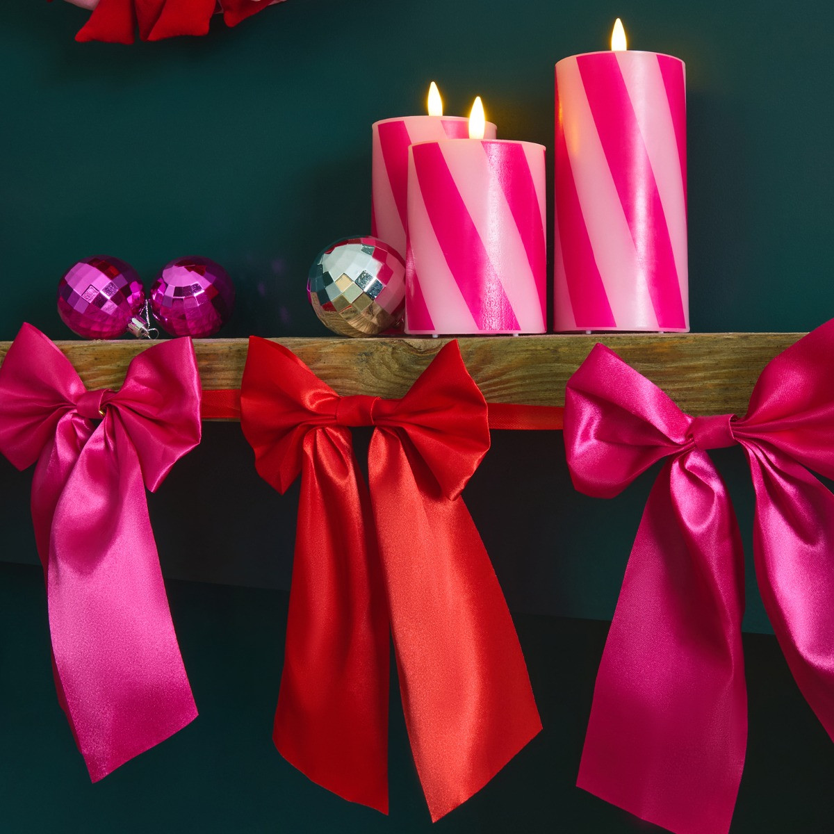 OHS Satin Bow Garland, Red/Hot Pink - 1.8m>