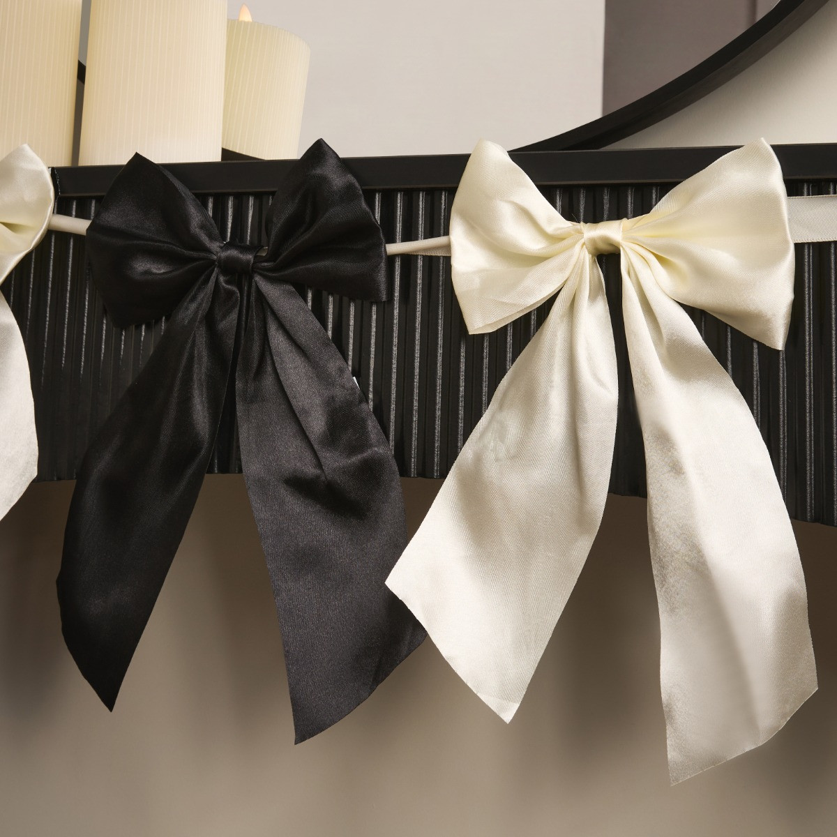 OHS Satin Bow Garland, Monochrome - 1.8m>