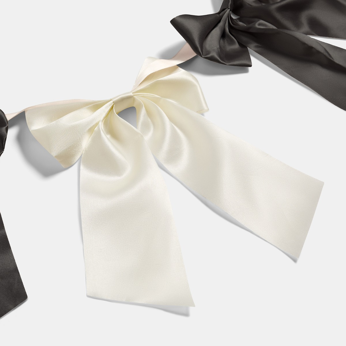 OHS Satin Bow Garland, Monochrome - 1.8m>