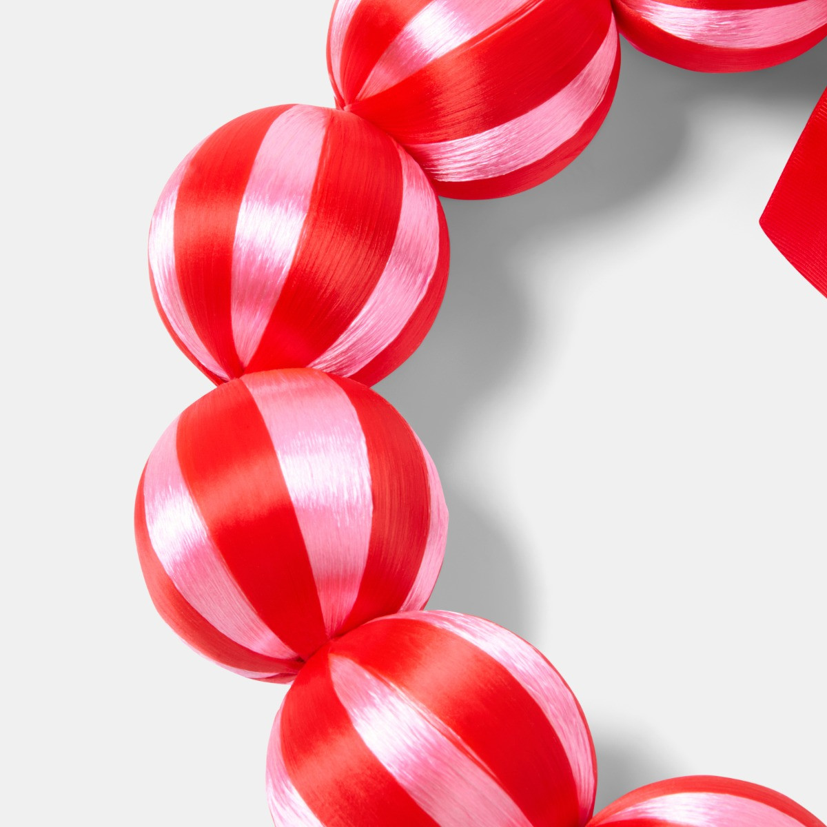 OHS Bauble Wreath - Red/Pink>
