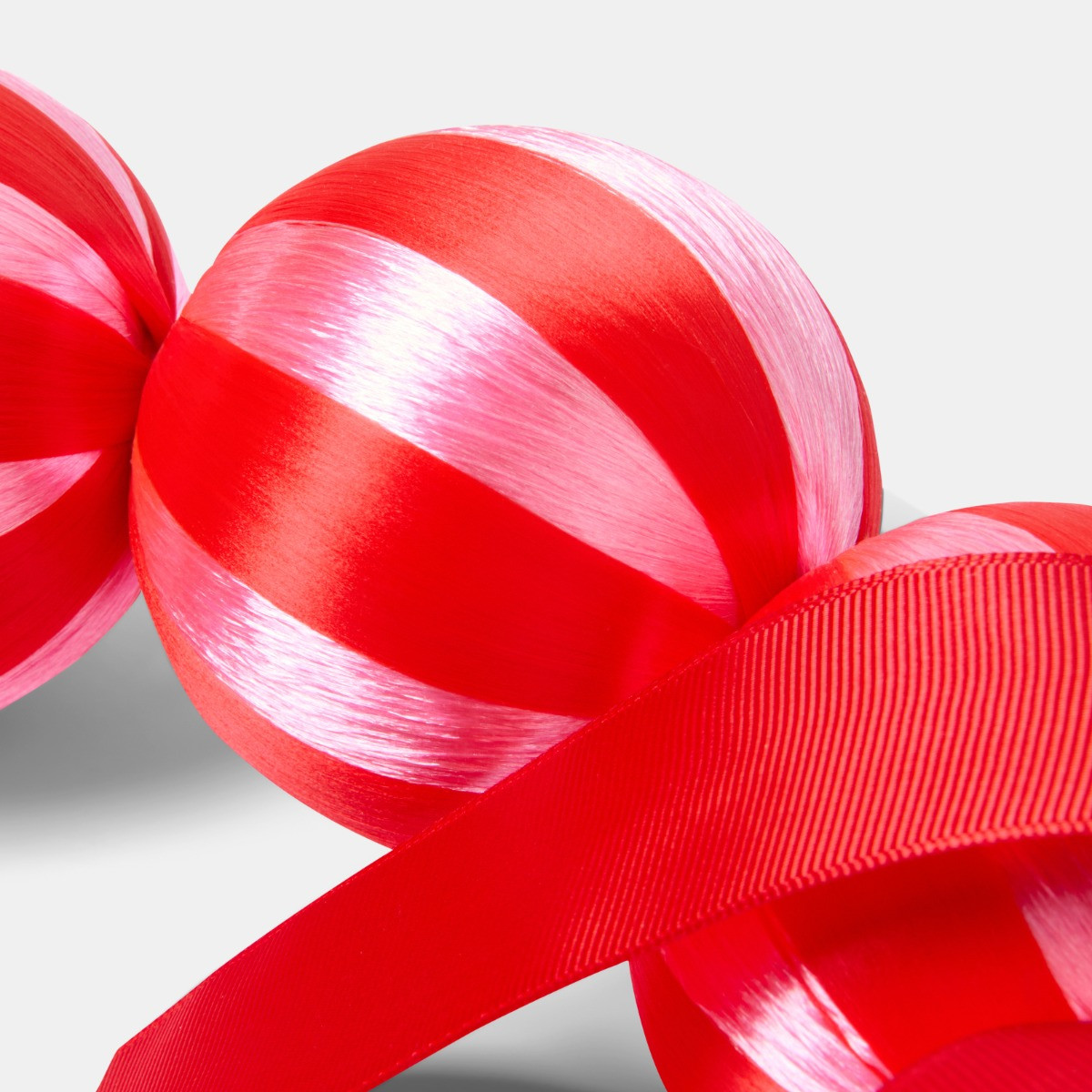 OHS Bauble Wreath - Red/Pink>