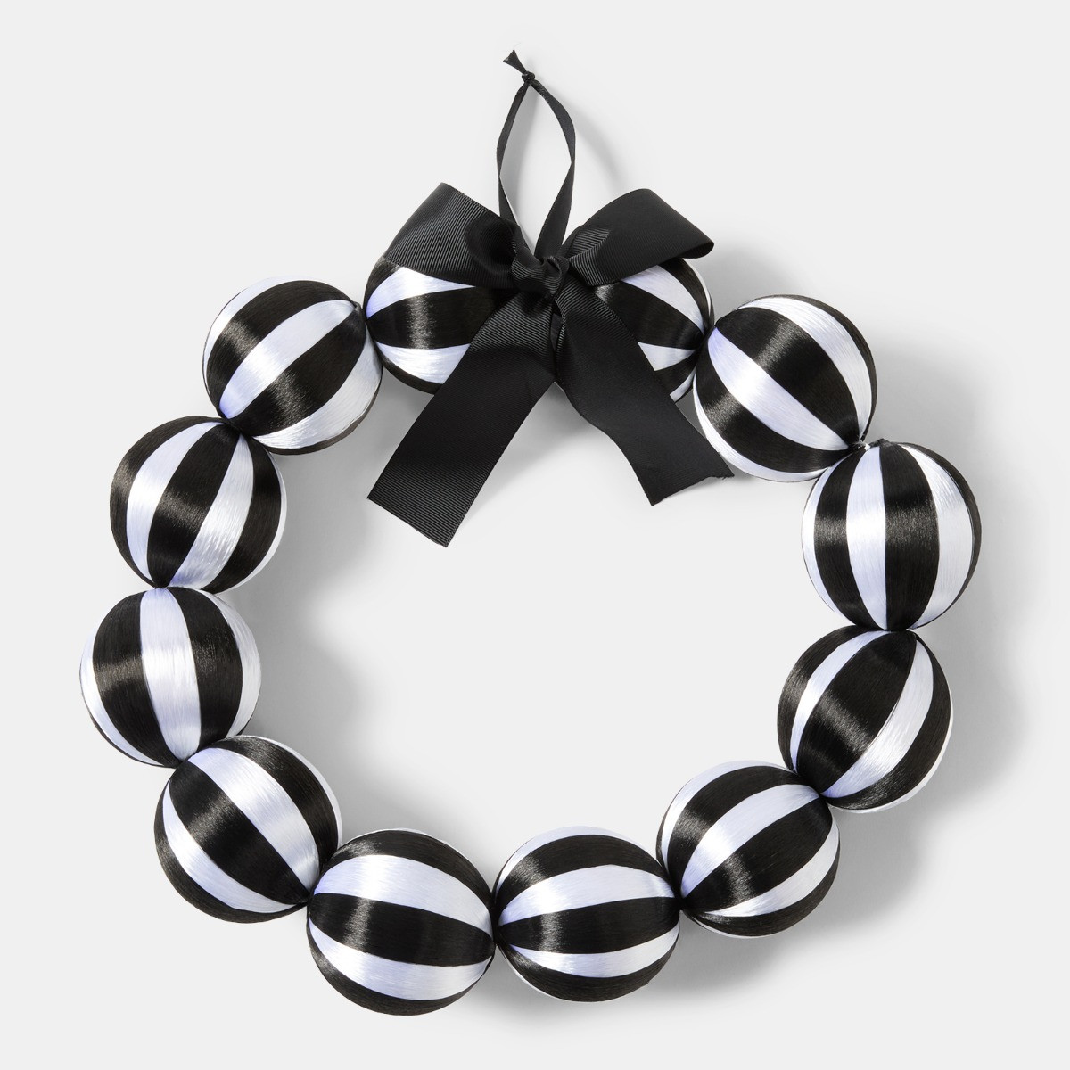 OHS Bauble Wreath - Monochrome>