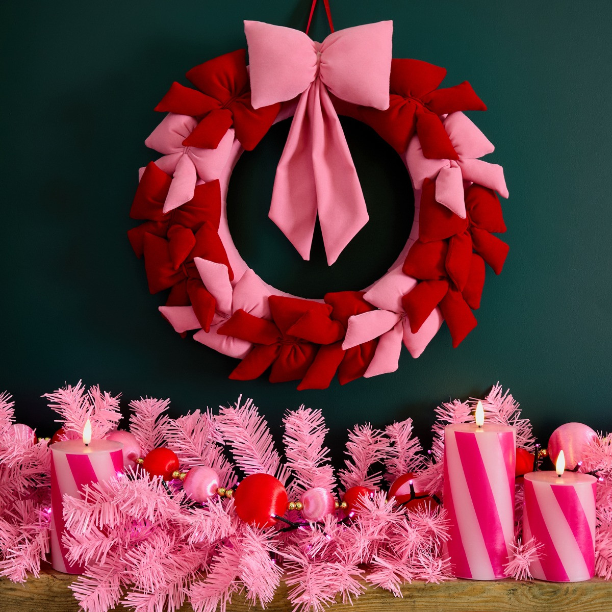 OHS Bow Wreath - Pink/Red>