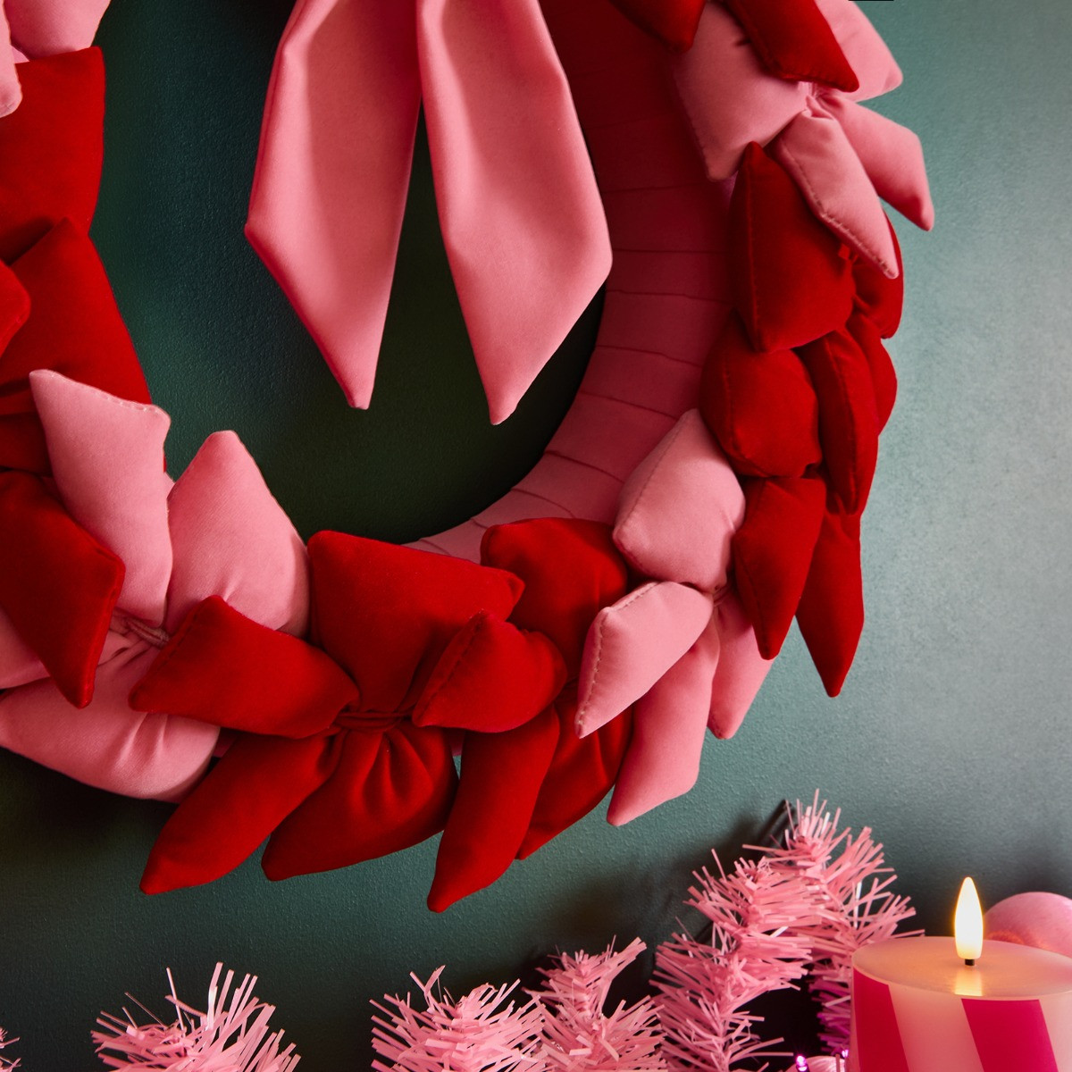 OHS Bow Wreath - Pink/Red>