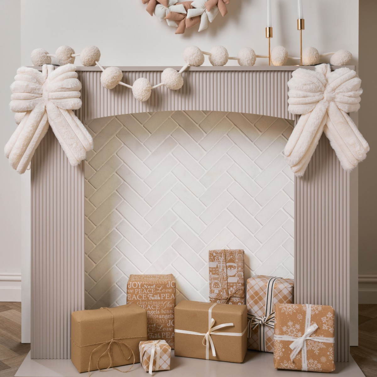 OHS 2 Pack Faux Fur Hanging Bows - Cream>