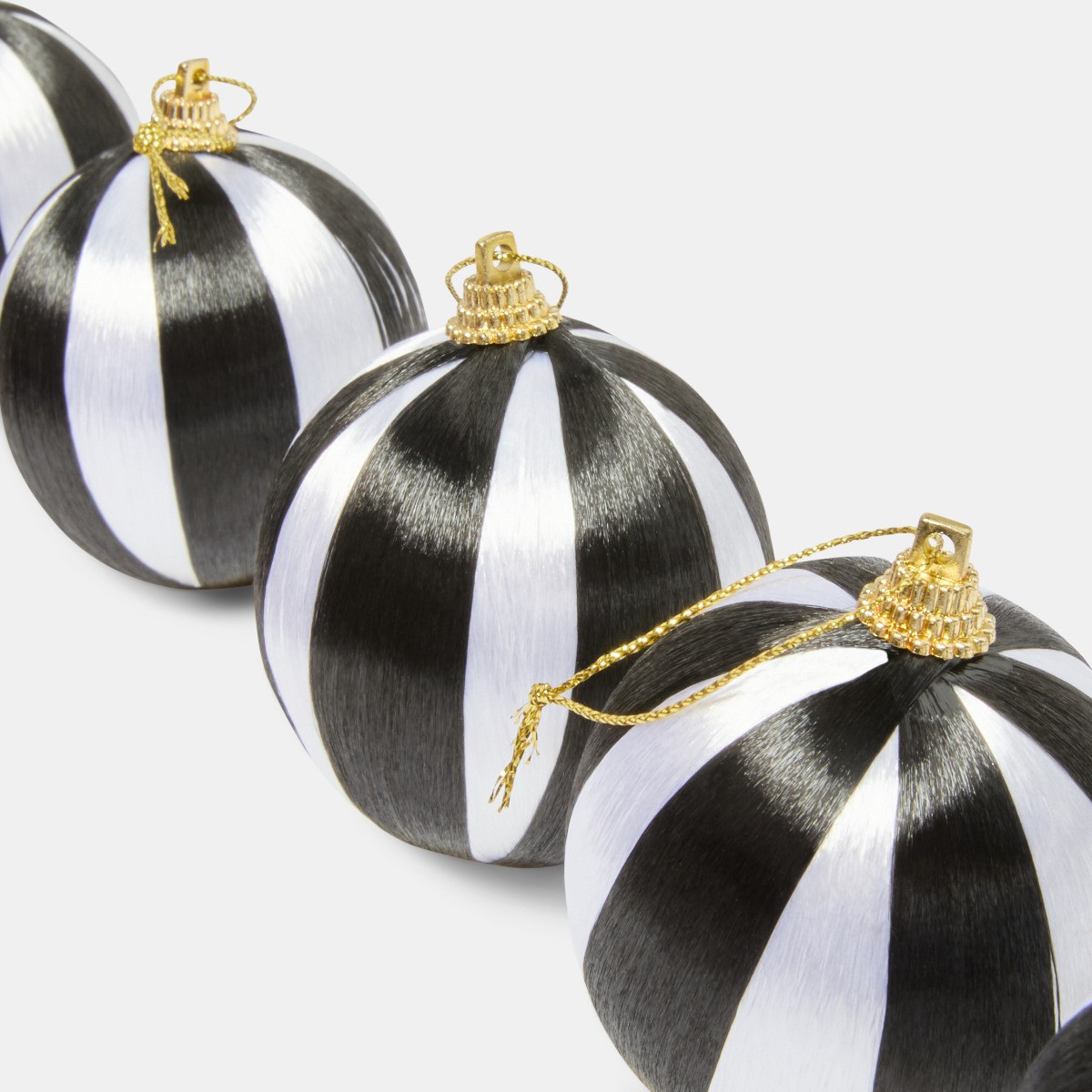 OHS 8 Pack Striped Baubles & Garland Set - Monochrome>