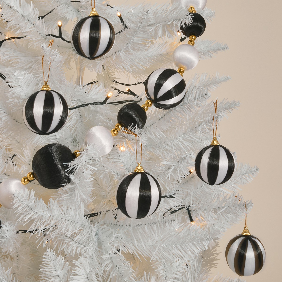 OHS 8 Pack Striped Baubles & Garland Set - Monochrome>