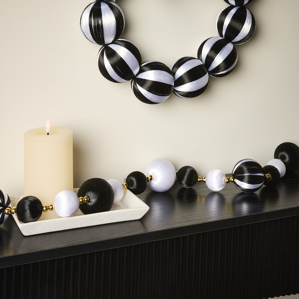 OHS 8 Pack Striped Baubles & Garland Set - Monochrome>