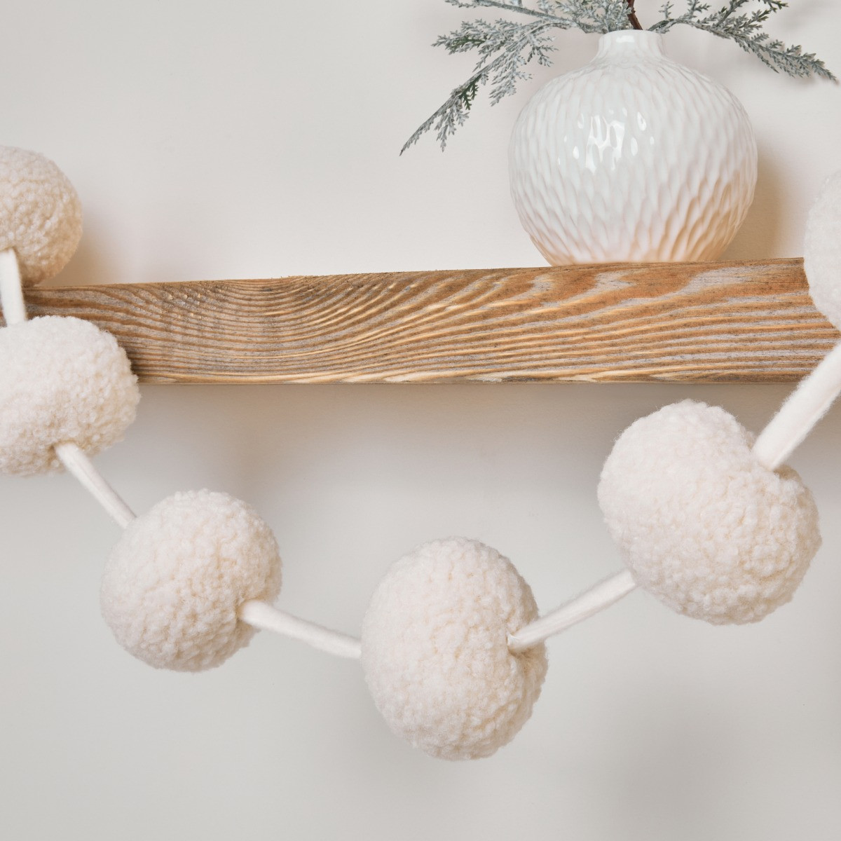 OHS Pom Pom Garland & 8 Pack Pom Pom Decorations Set - Cream>