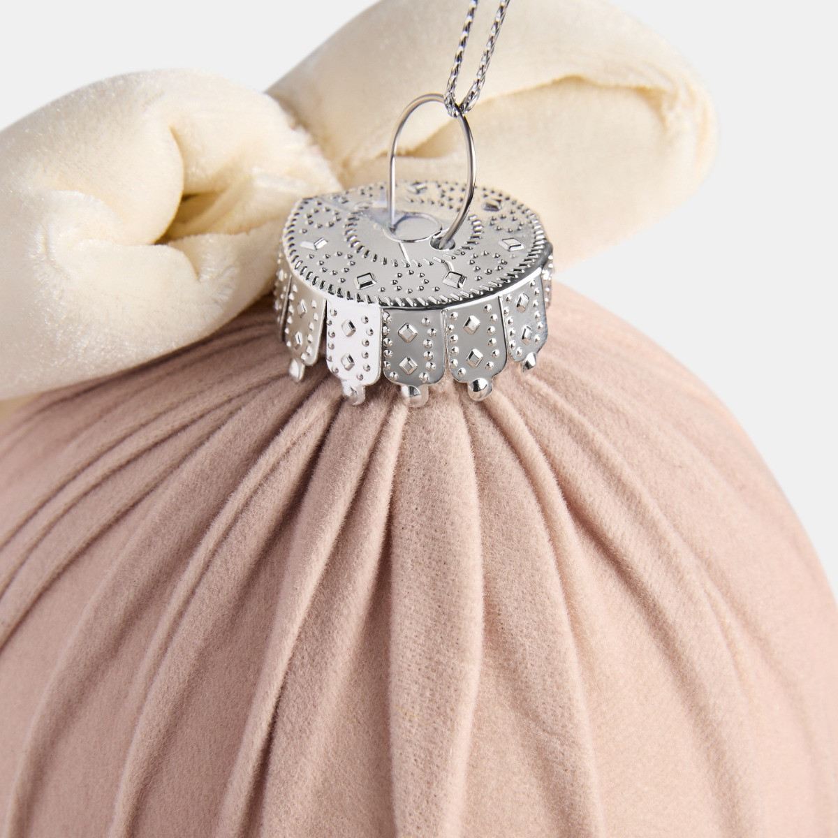 OHS 4 Pack Bauble with Bow - Cream/Natural>