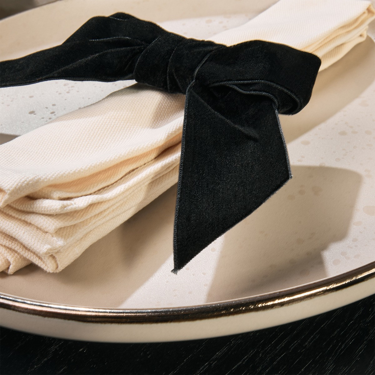 OHS 4 Pack Bow Napkin Rings - Black>