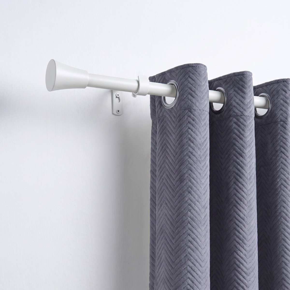 OHS Trumpet Extendable Curtain Pole - White>