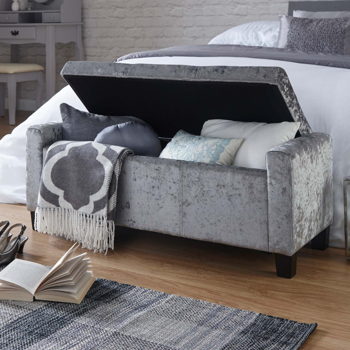 Verona Crushed Velvet Ottoman Bench - Grey>