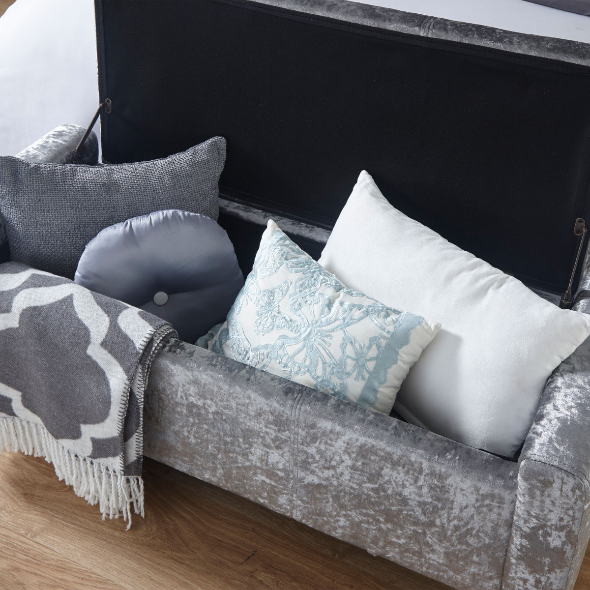 Verona Crushed Velvet Ottoman Bench - Grey>