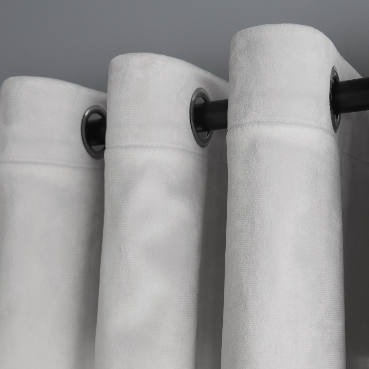 OHS Thermal Velvet Eyelet Curtains -  Silver>
