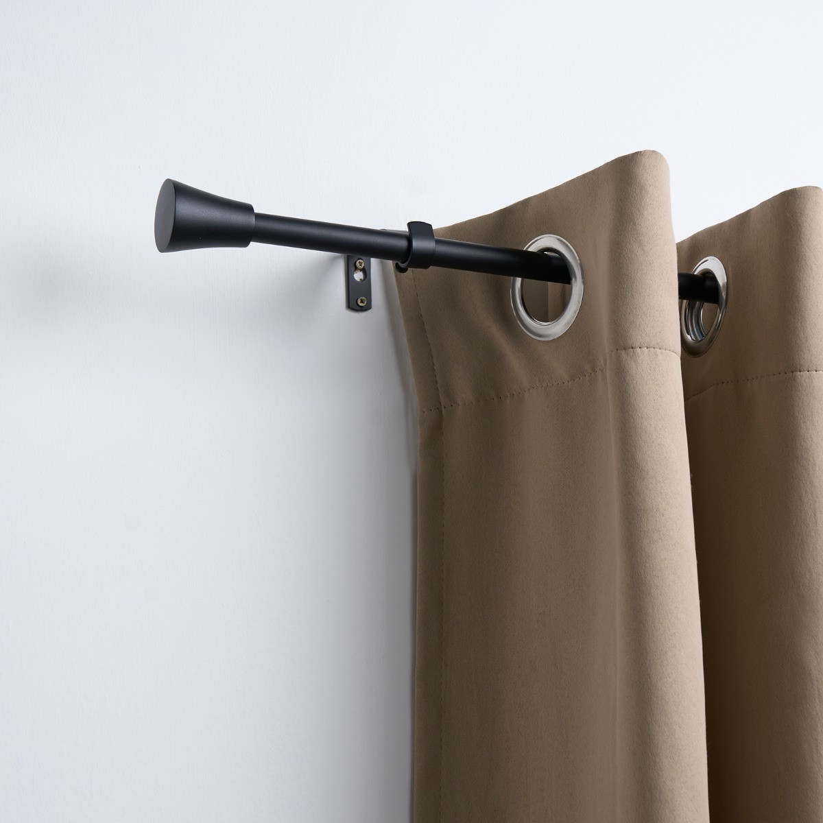 OHS 16mm Extendable Trumpet Curtain Pole, Black - 120-220cm>