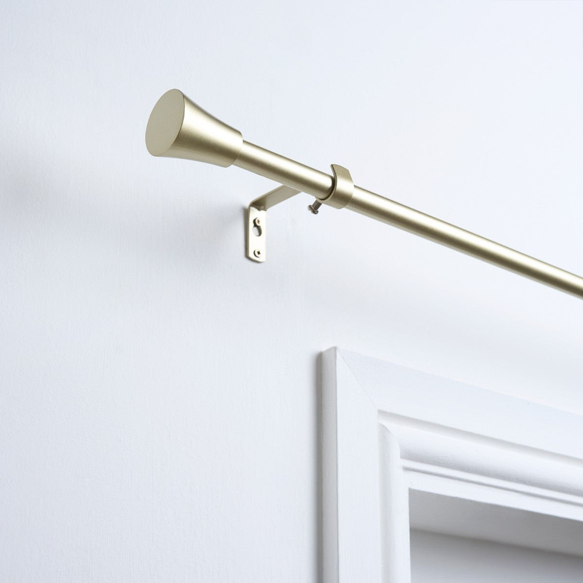OHS 16mm Extendable Trumpet Curtain Pole, Brass - 120-220mm>