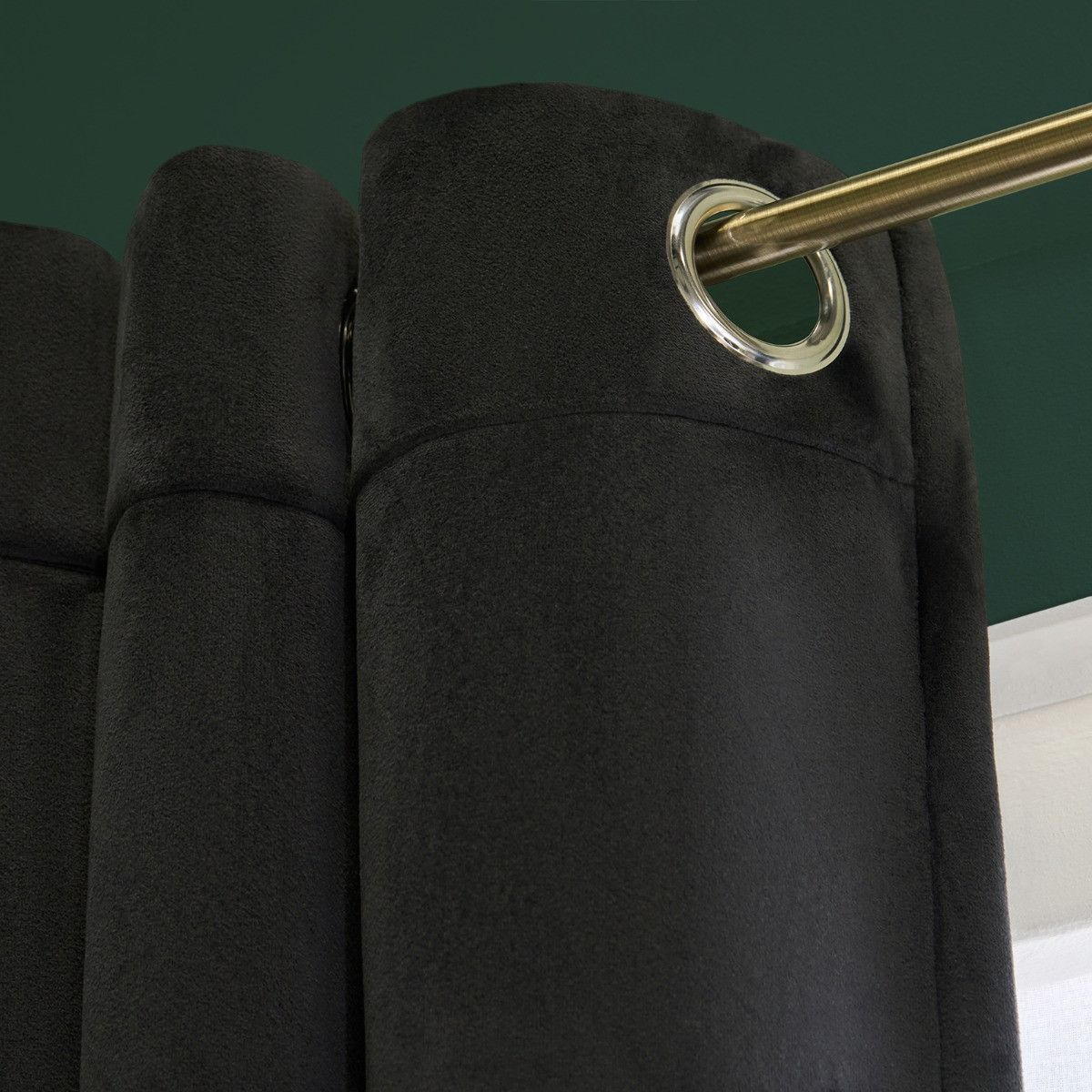 OHS Thermal Velvet Eyelet Curtains, Black - 46 x 72in>