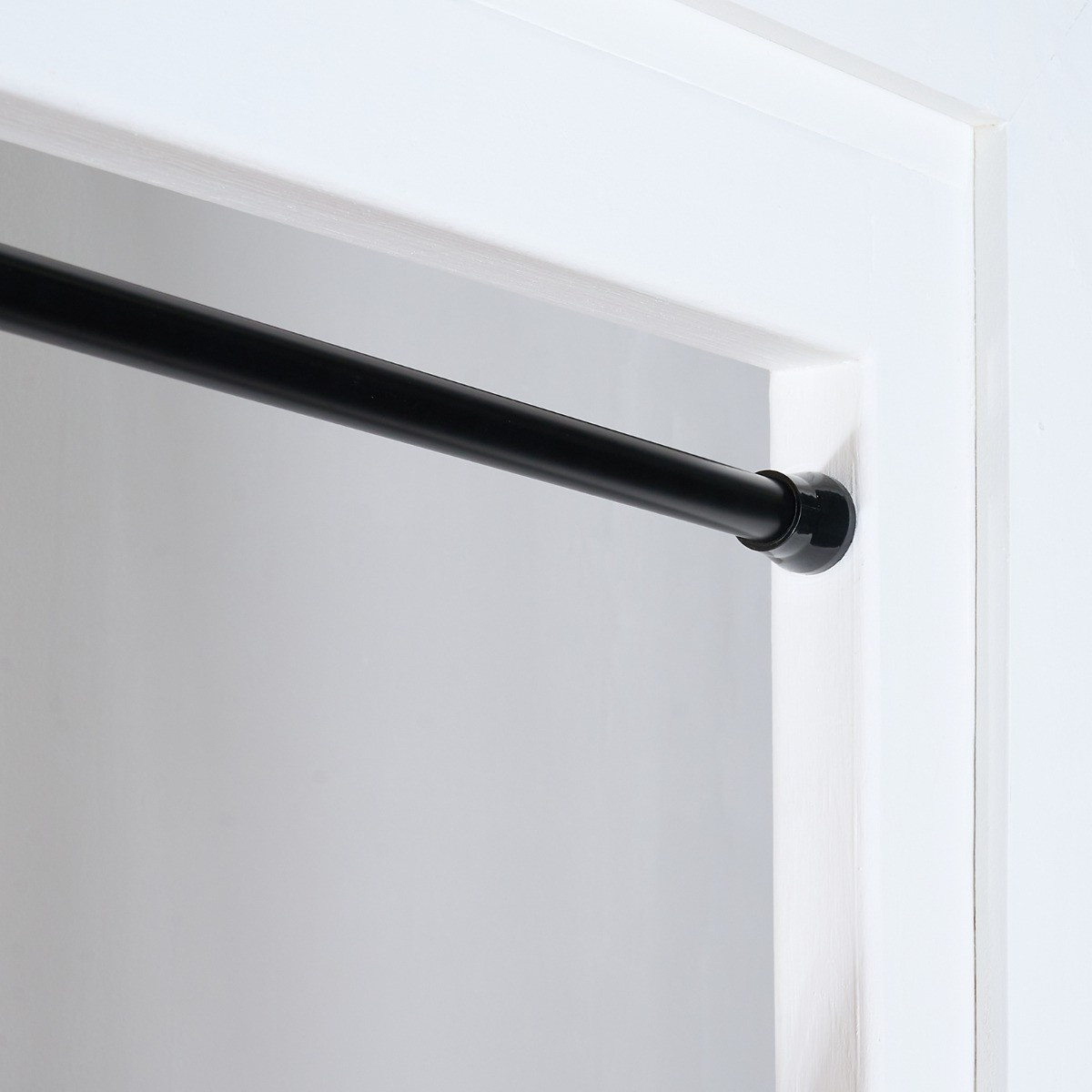 OHS Extendable Tension Curtain Pole - Black>