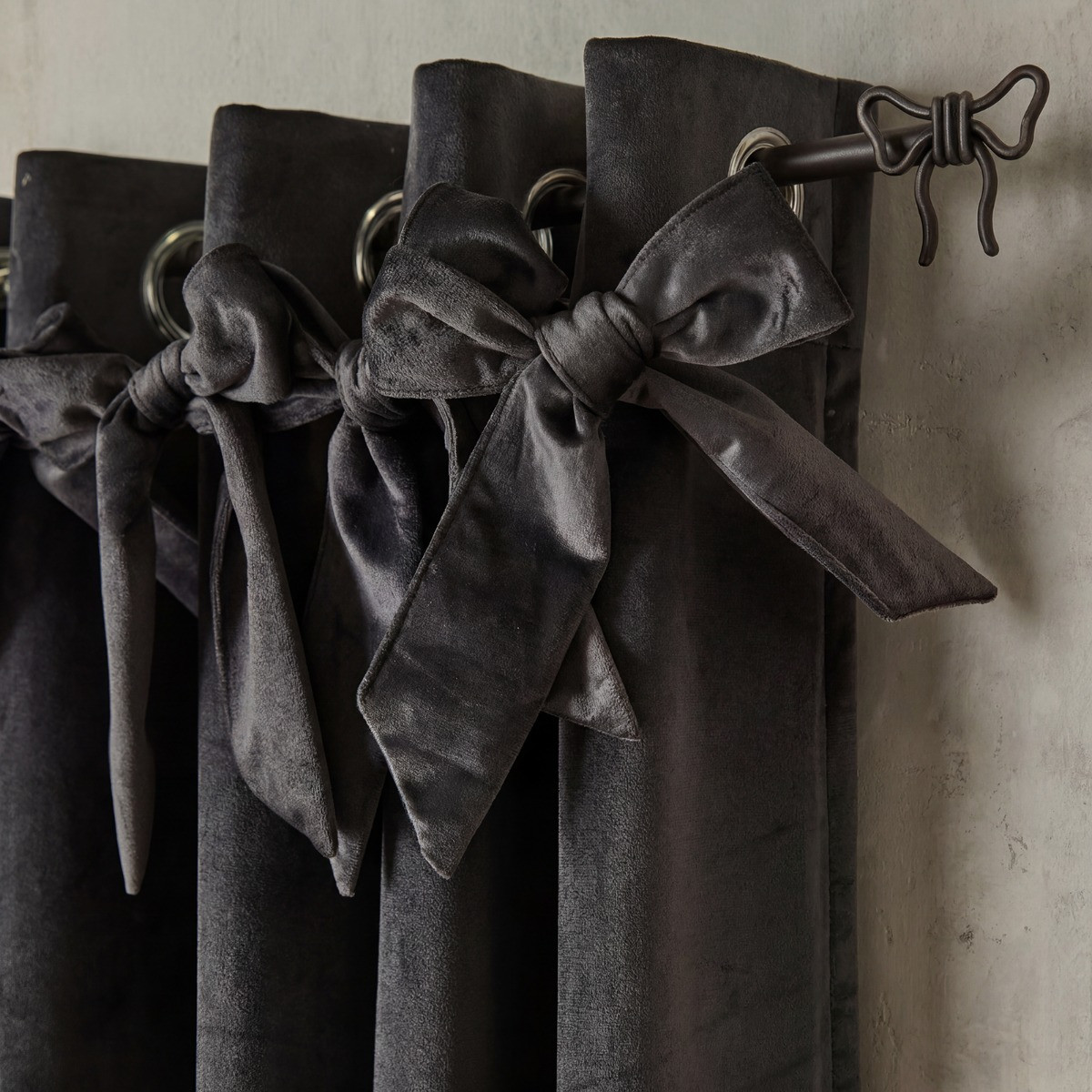 OHS Bow Velvet Eyelet Curtains - Grey>