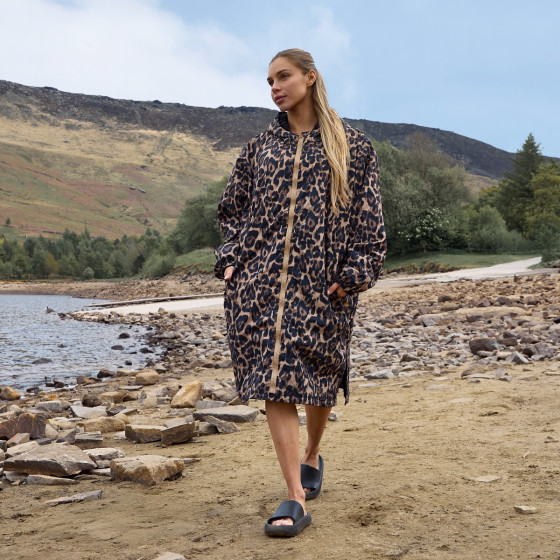 OHS Adults Water Resistant Leopard Print Sherpa Drying Robe, Natural - S/M