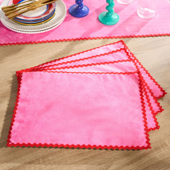 OHS Scallop Placemats, Pink/Red - 4 Pack