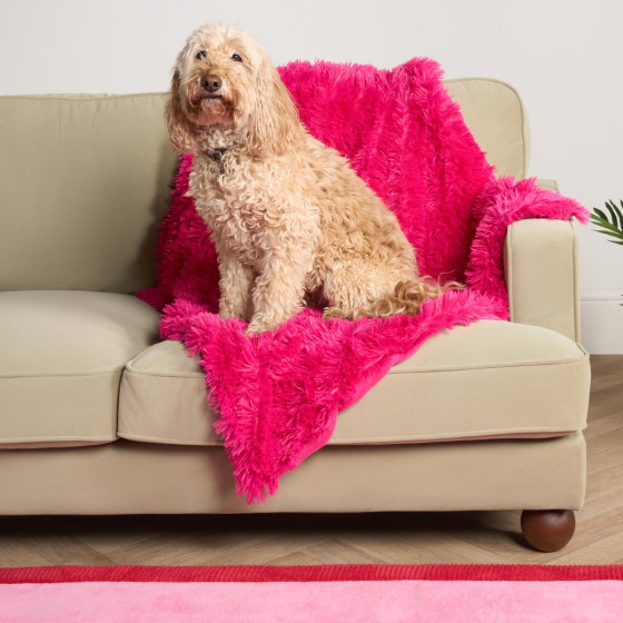 OHS Pet Calming Fluffy Throw - Hot Pink