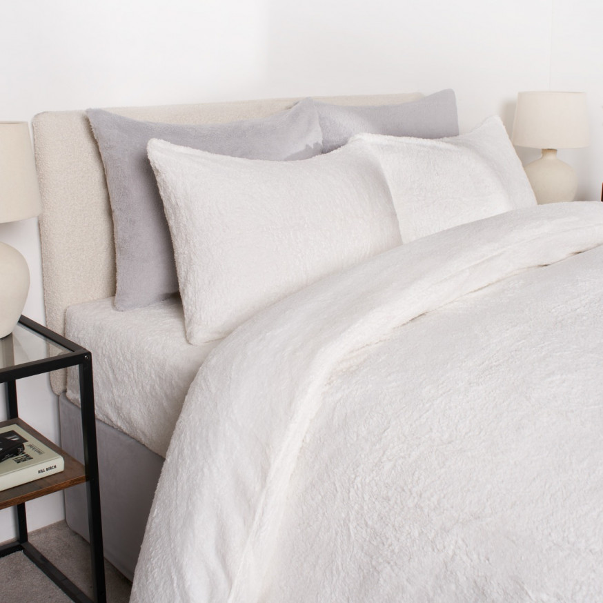 Brentfords Teddy Fleece Duvet Cover Set, White Super King
