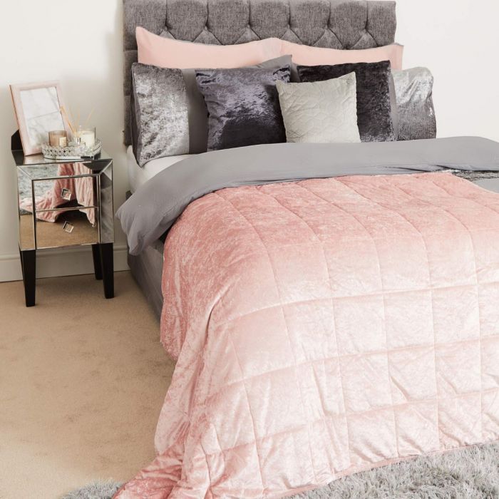Sienna Crushed Velvet Weighted Blanket - Blush Pink