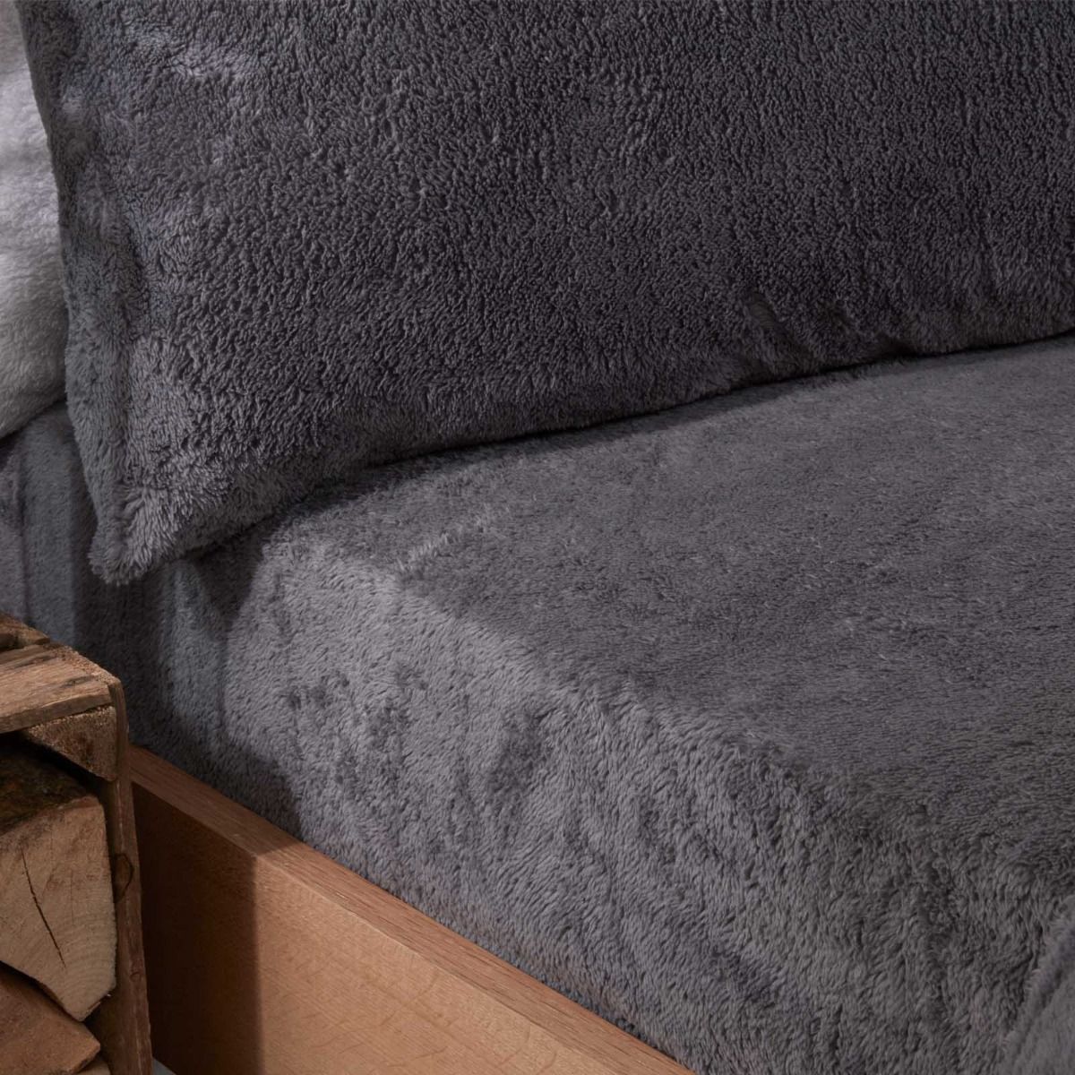 Brentfords Teddy Fleece Fitted Sheet 