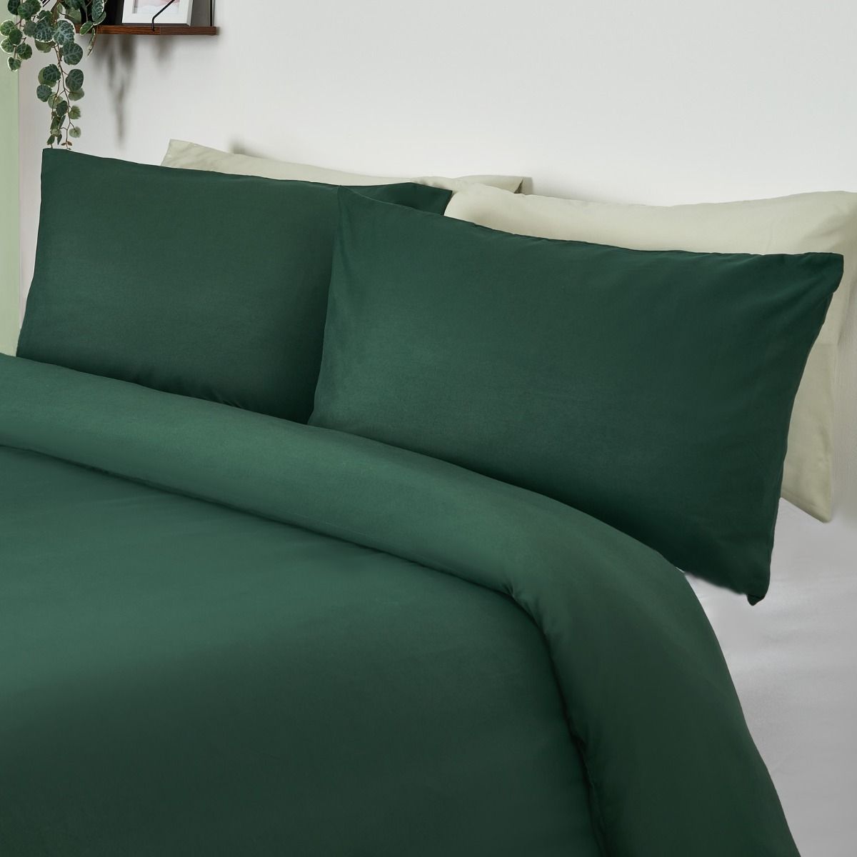 Brentfords 2 Pack Plain Dyed Housewife Pillowcases Forest Green