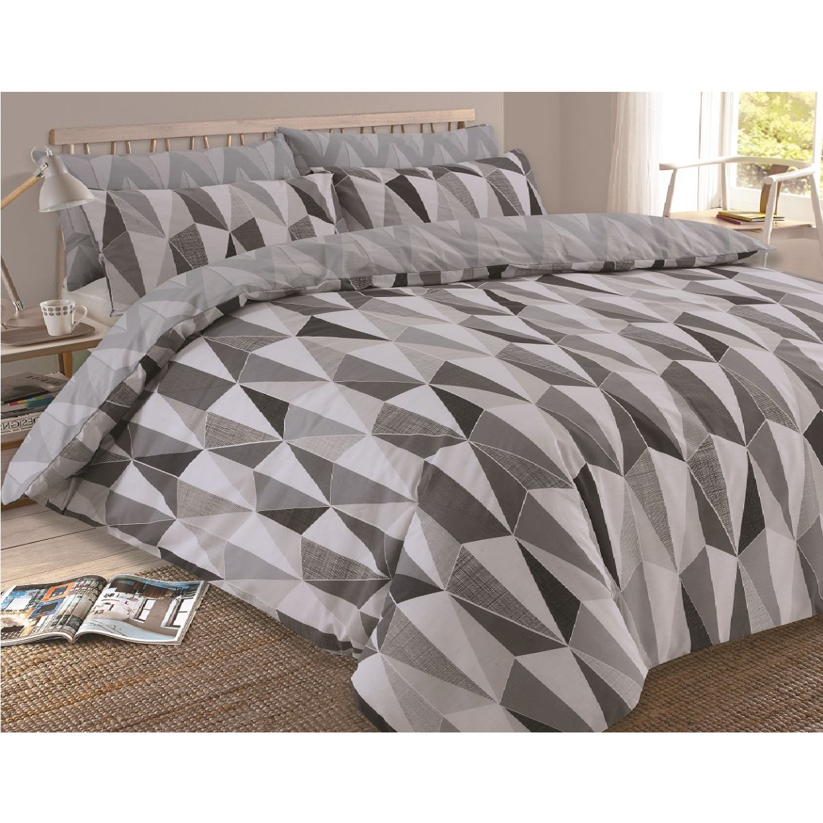 Dreamscene Billie Duvet Cover with Pillowcase Reversible Geometric Triangle Bedding Set, Black Grey Silver - Double