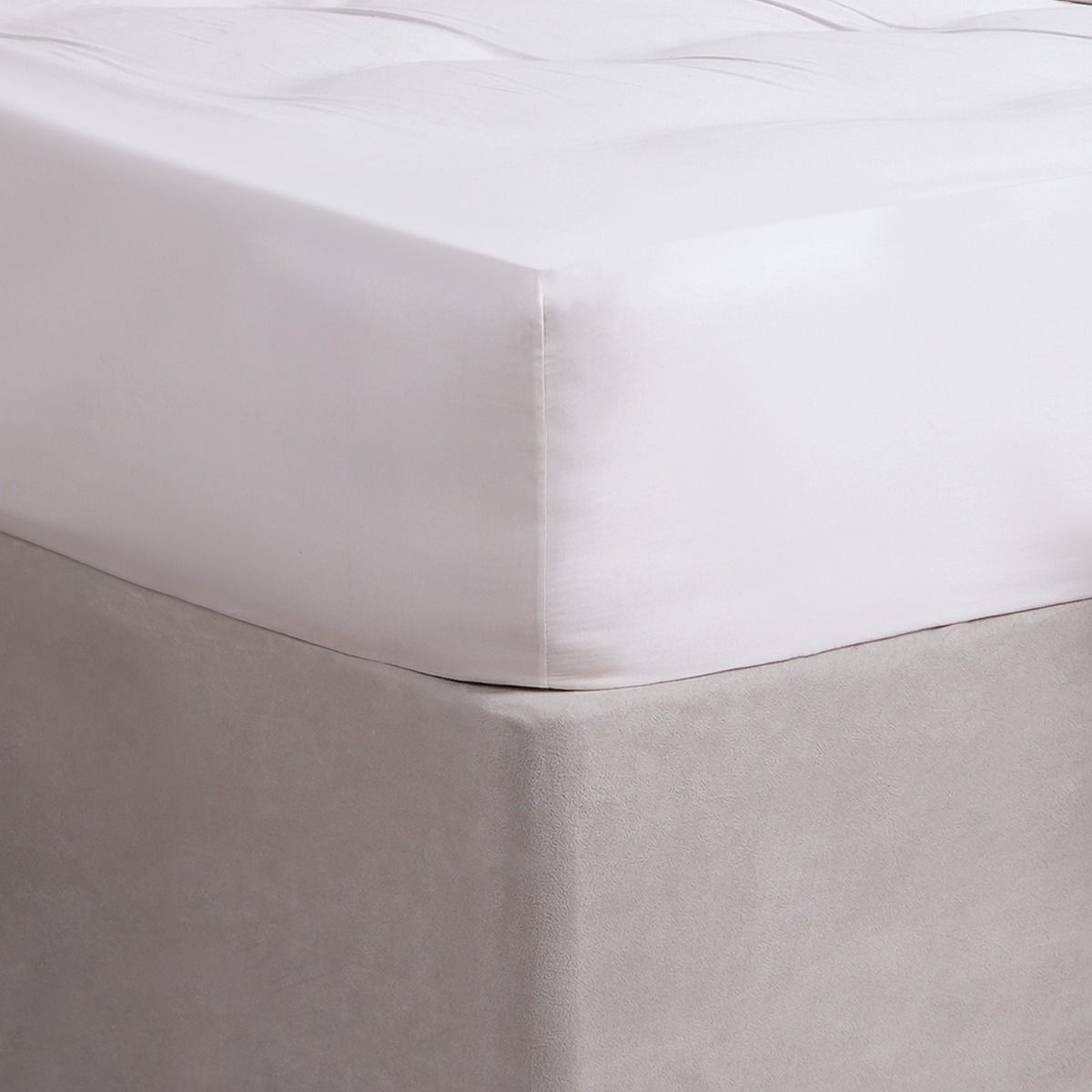 Highams Luxe 220 Thread Count 100% Cotton Sateen Fitted Sheet - White