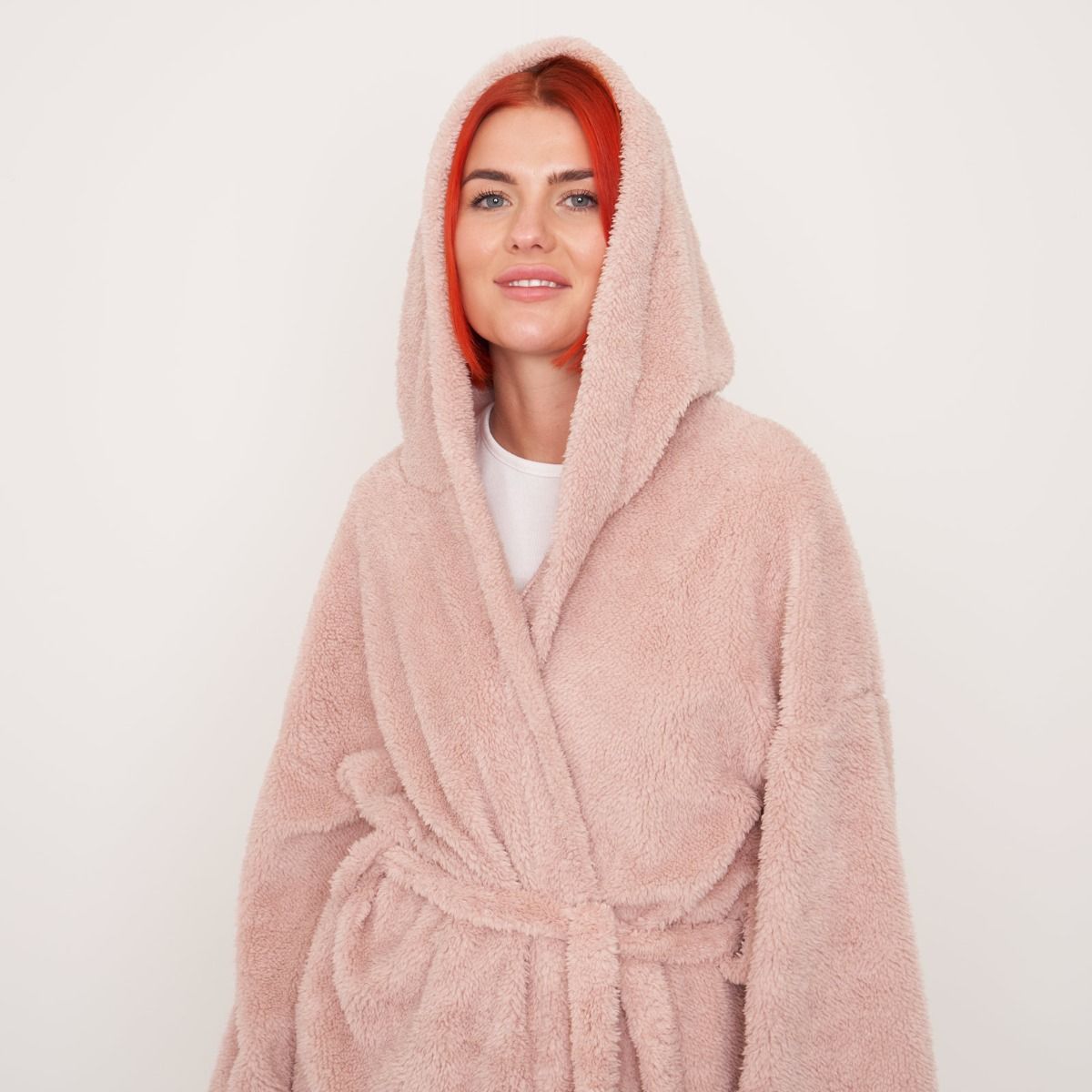 Red Fluffy Hooded Robe – Chelsea Peers NYC