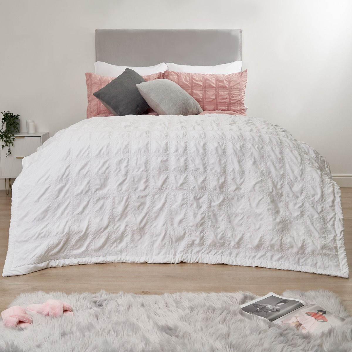 Sienna Seersucker Bedspread Throw - White