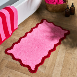 OHS Scallop Edge Tufted Bath Mat - Pink/Red
