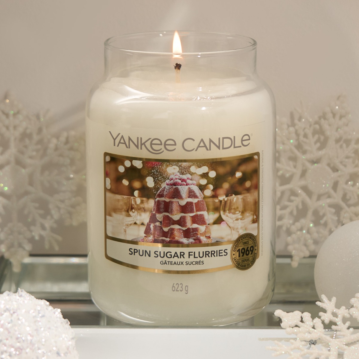 Yankee Candle Spun Sugar Flurries 623g Large Candle Jar – White