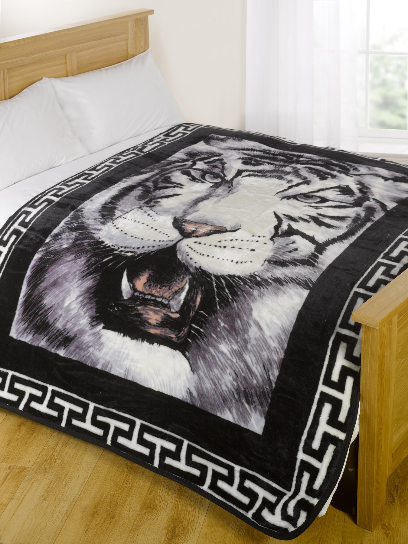 Faux Fur Mink Throw – White Tiger